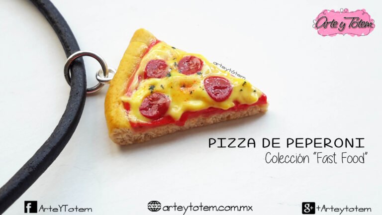 Dije de pizza de pepperoni personalizado hecho a mano por OH! ROSIE